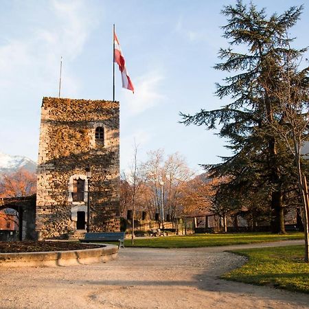 Отель Ulvf La Citadelle De Conflans Альбервиль Экстерьер фото