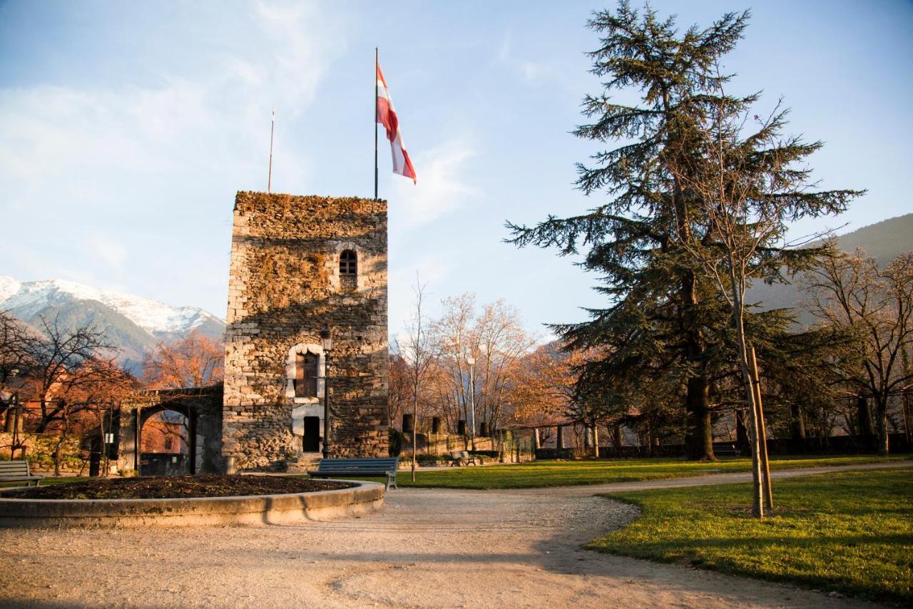 Отель Ulvf La Citadelle De Conflans Альбервиль Экстерьер фото